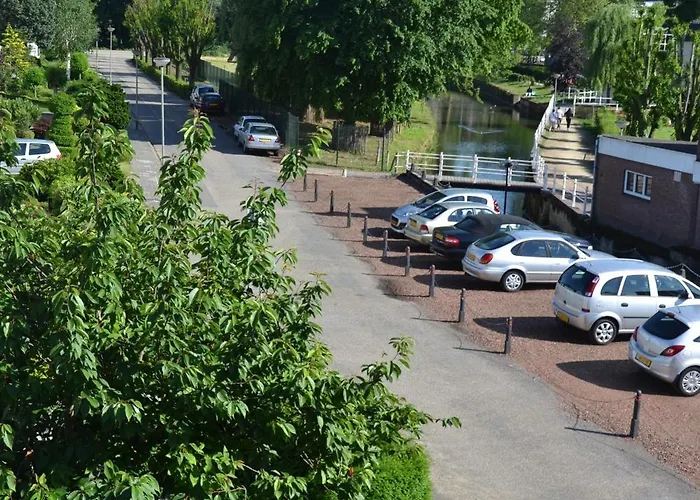 Marx מלון דירות 3*